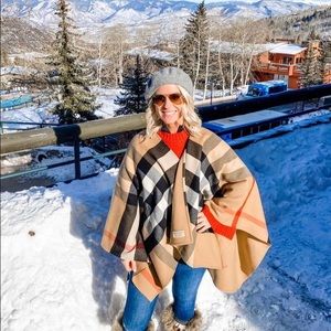 Burberry Reversible Cape, Charlotte Camel Wool